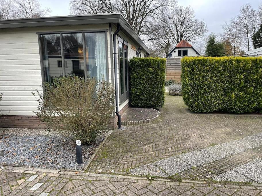 Gezellig Chalet Op De Prachtige Veluwe Putten Luaran gambar