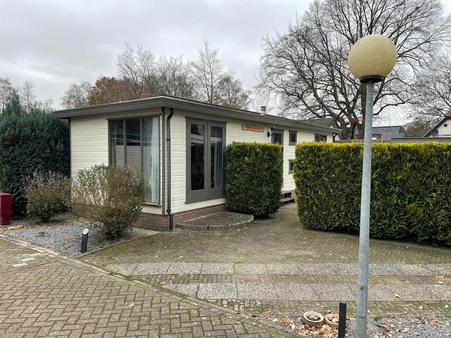 Gezellig Chalet Op De Prachtige Veluwe Putten Luaran gambar